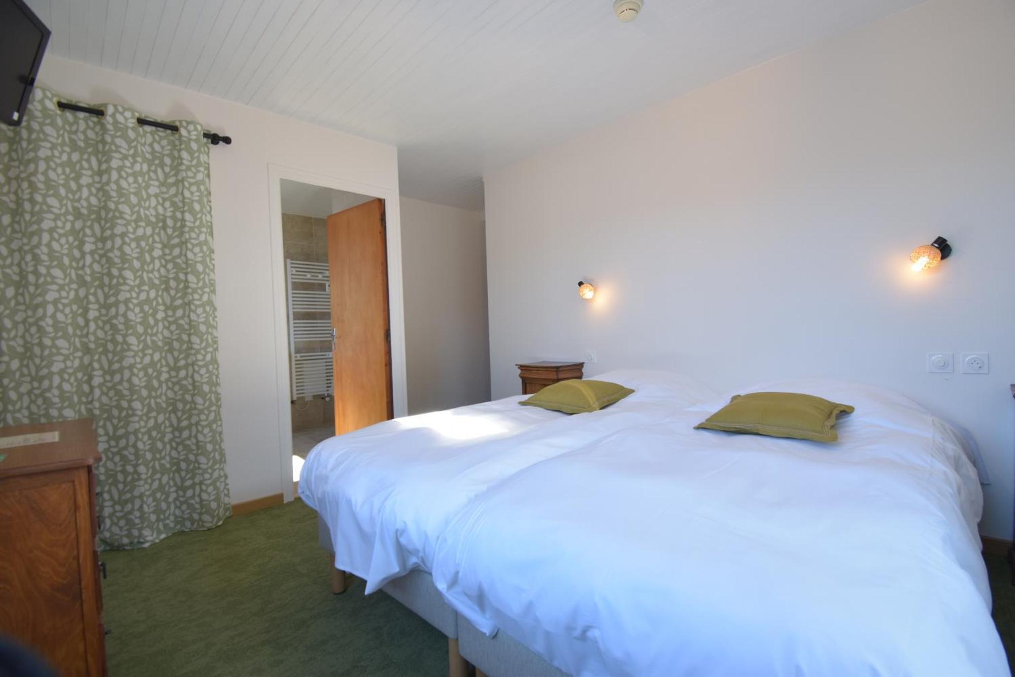 Hotel Les Chenets Saint-Julien-en-Champsaur Esterno foto