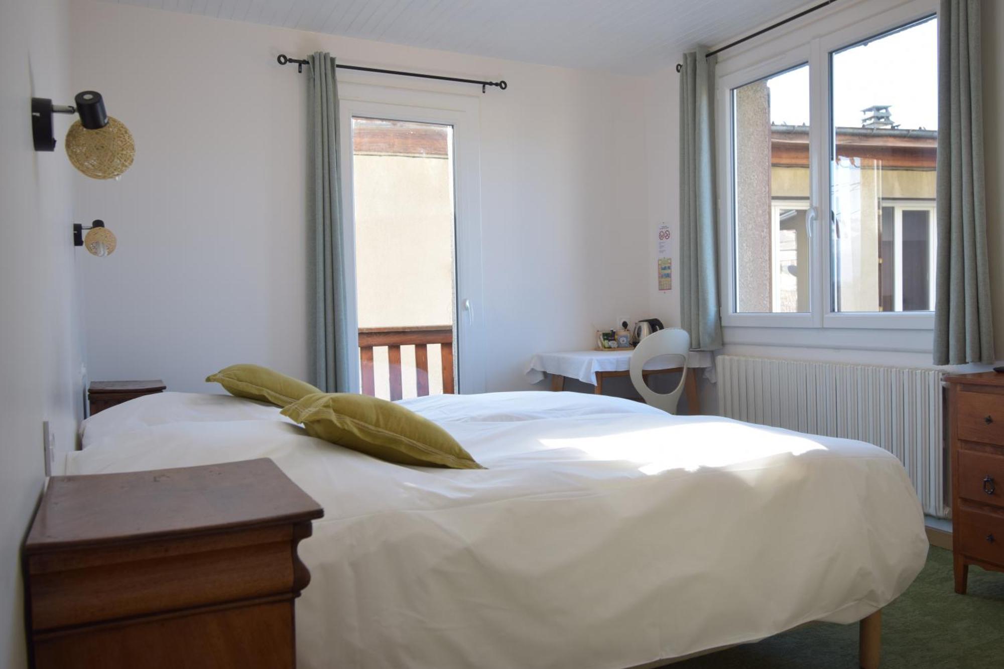 Hotel Les Chenets Saint-Julien-en-Champsaur Esterno foto