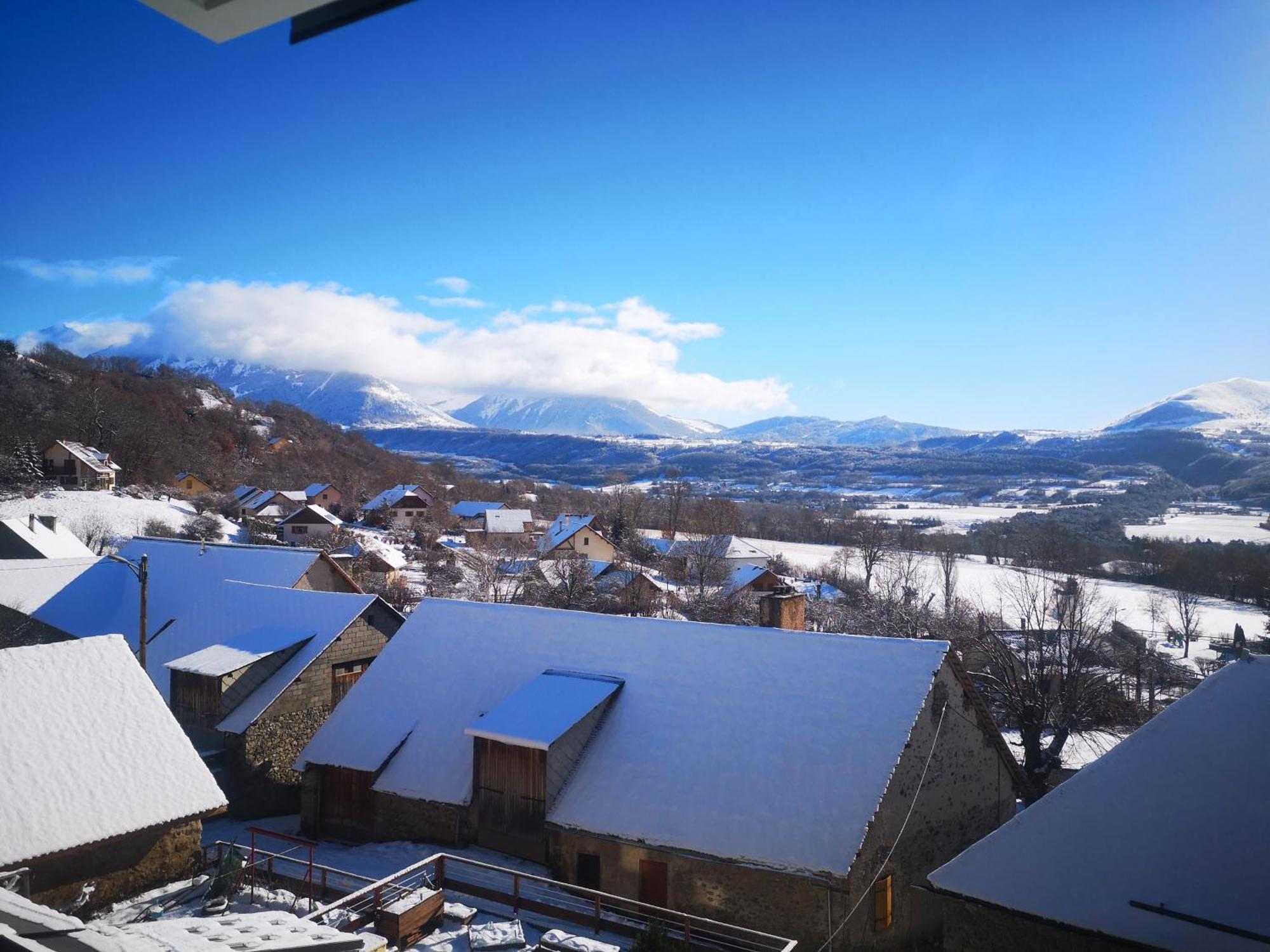 Hotel Les Chenets Saint-Julien-en-Champsaur Esterno foto